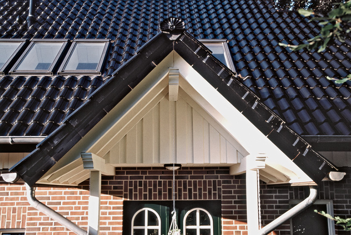 Roof-Tec deckt Ihr Dach mit hochwertigen Tonziegeln der Fa. CREATON